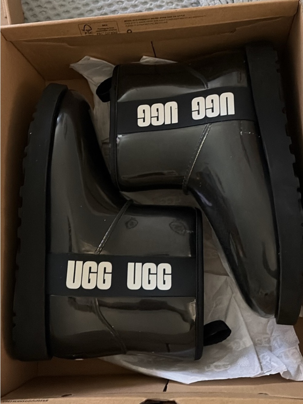 UGG Women Black Gloss Rain Boots with Logo Strap